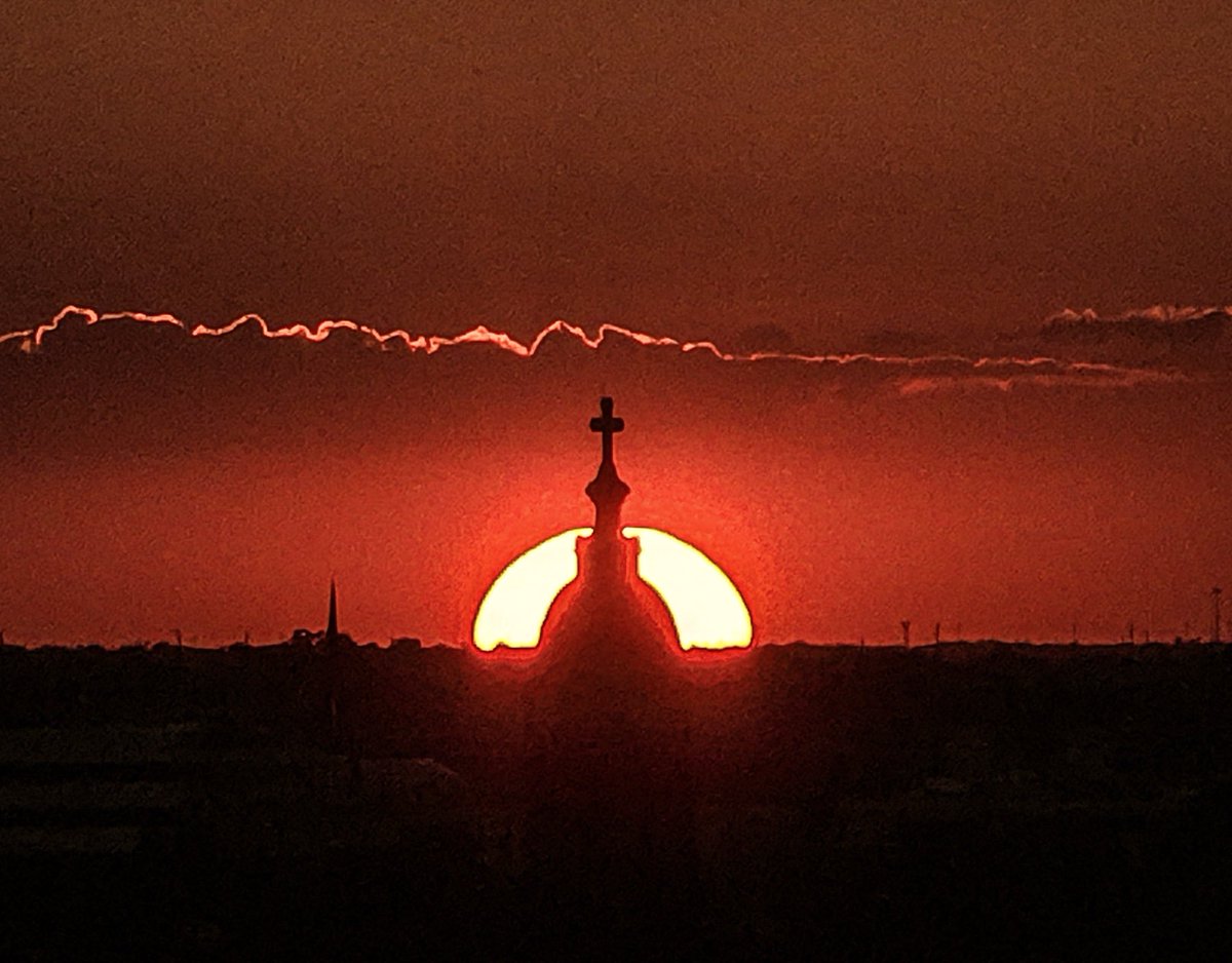 marcorasi1960's tweet photo. Two steeples, one sun — St Mary’s Assumption, Constance street, St Stephen’s Basilica, Napoleon avenue, New Orleans https://t.co/IiBjeReb0Q