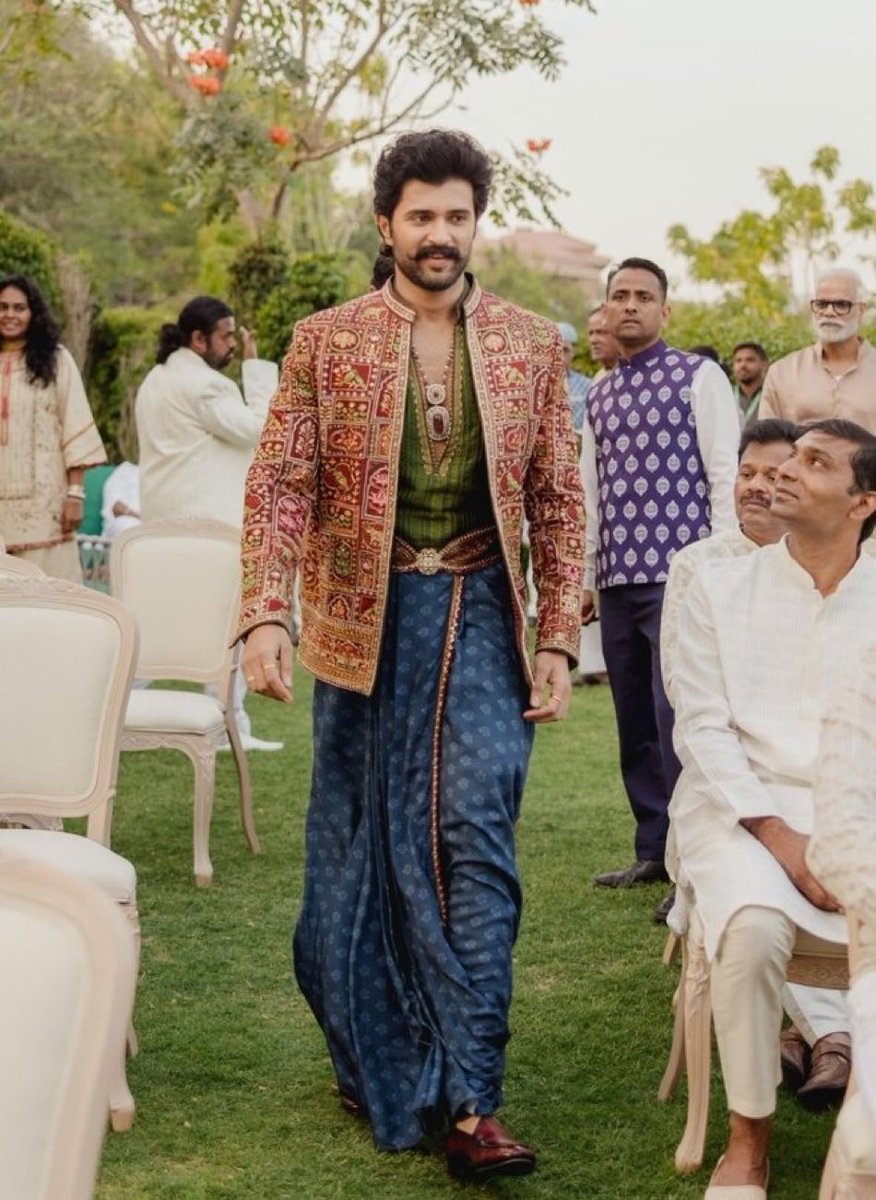 Idly_Baba's tweet photo. #Devarakonda https://t.co/hhW9Vbk7YH