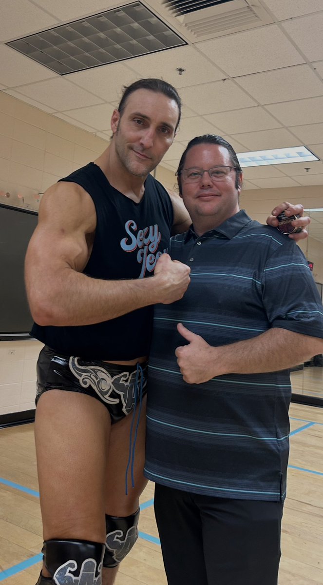 Book Pro Wrestlers tweet media