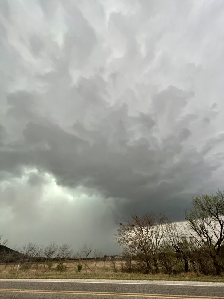 BehrensWx's tweet photo. Very large hail from this supercell near Garner State Park about 30 minutes ago. #txwx https://t.co/IdDDivYKqb