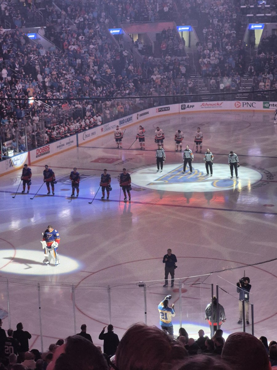 ldcwheelman's tweet photo. @StLouisBlues vs @NYIslanders https://t.co/qDi3BRSjdd