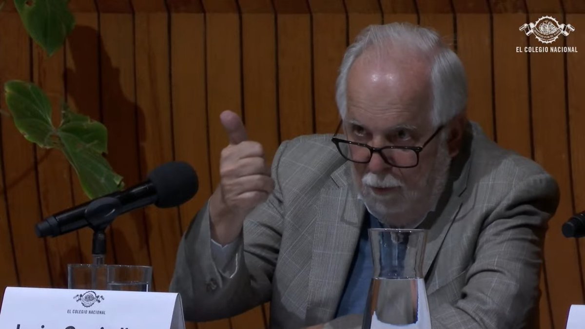 ColegioNal_mx's tweet image. #Ahora I Javier Garciadiego cuenta que Cosío Villegas fue colaborador de Vasconcelos, estudió Economía en #Harvard y estaba convencido de que México, en los años 20, enfrentaba una crisis agraria.

👉 colnal.mx/agenda/50-aniv…