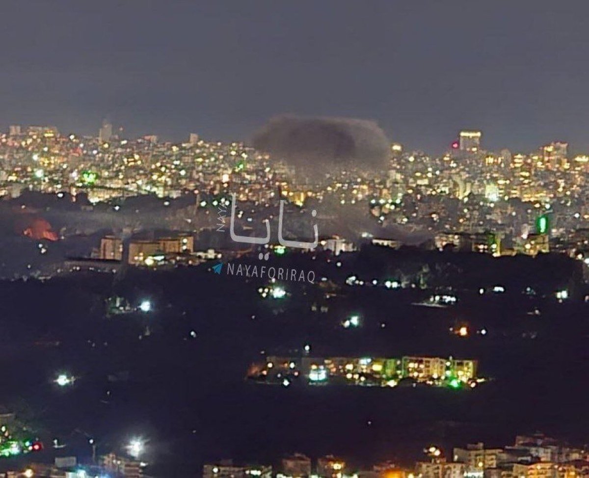WW3_Observer's tweet photo. The iranian Army has stucked Tel Aviv. Smoke is rising from the area. 
#٢٠رمضان #IranUS #IranWar‌ https://t.co/McxZdWjh1b