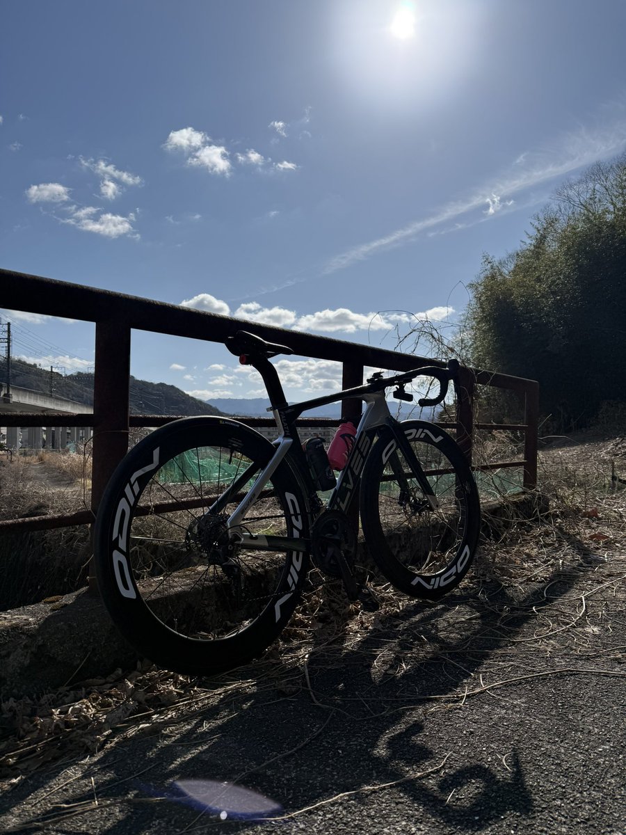 Rola_FF14's tweet image. おはようございます🚲
朝から北摂里山街道走ってたけど、集合地点到着＆バテた😂
まだ身体の疲れが溜まっているようなので、のんびりリカバリーします😀
#PR
#ELVES 
#ODIN