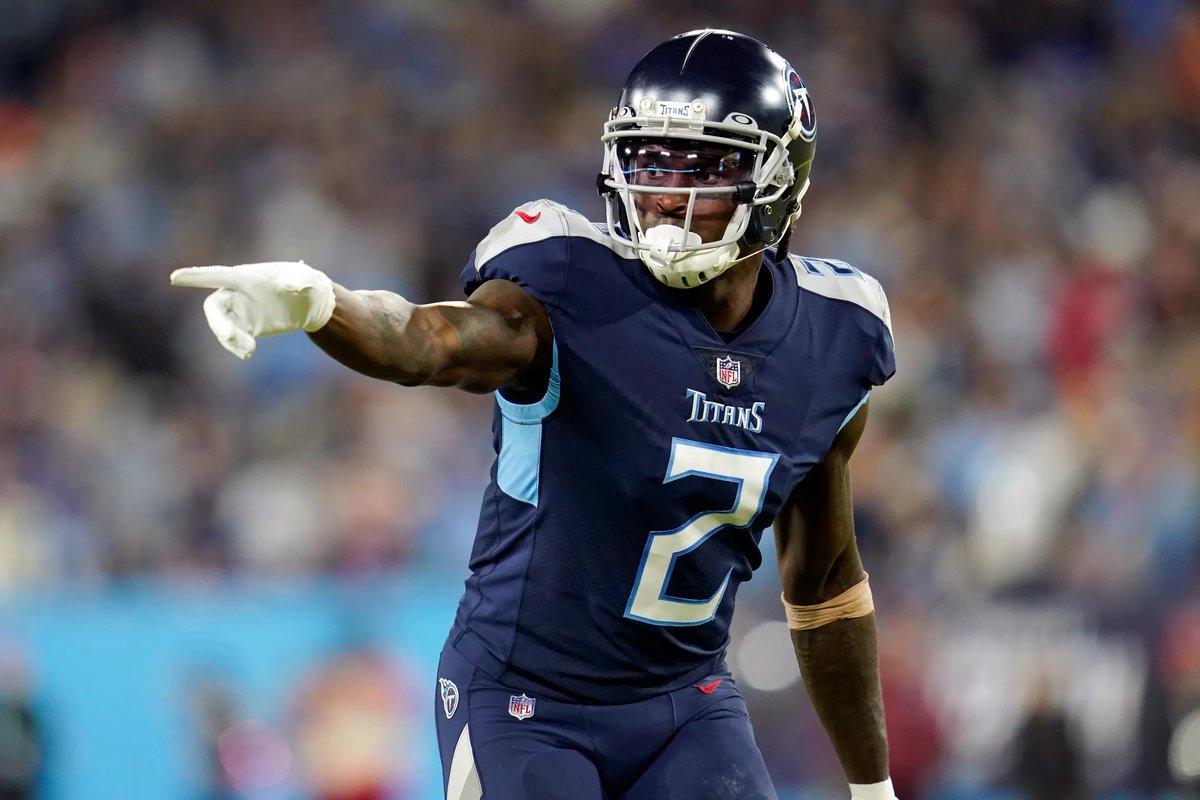 swangcenter's tweet photo. Jerseys a veteran player looks washed in once they sign as a free agent

Titans
Cardinals
Dolphins
Commanders

Always getting players at the ends of their careers, makes sense for Miami and Arizona https://t.co/h7FyMZAv4m