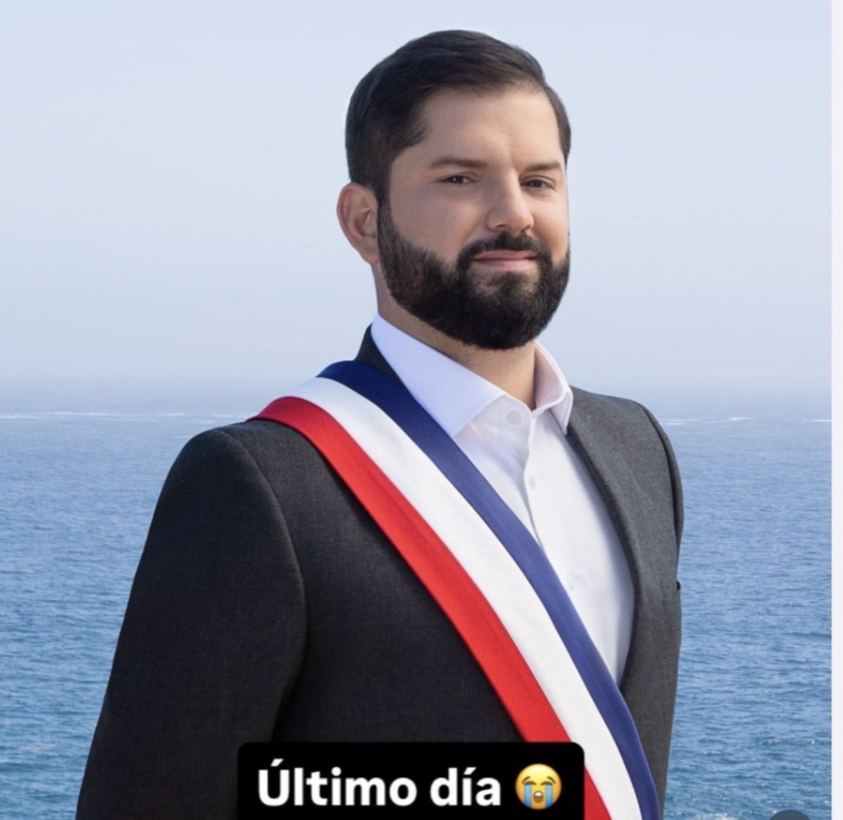 migngallardo's tweet photo. PROFE NO PITE EL FINAL QUE SE NOS VA 😭
#cadenanacional #gabrielboric https://t.co/Ra4fFoaDMH