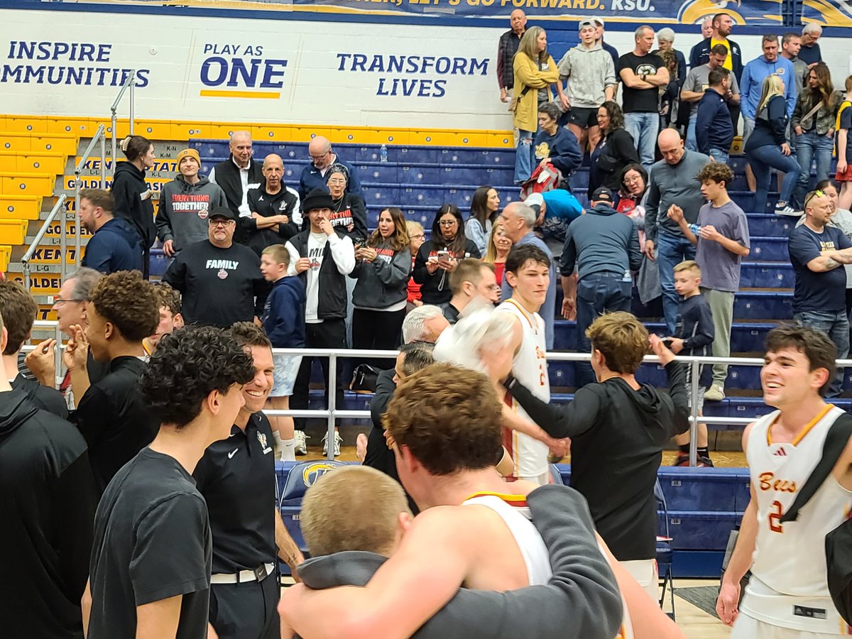 BEES ATHLETICS tweet media