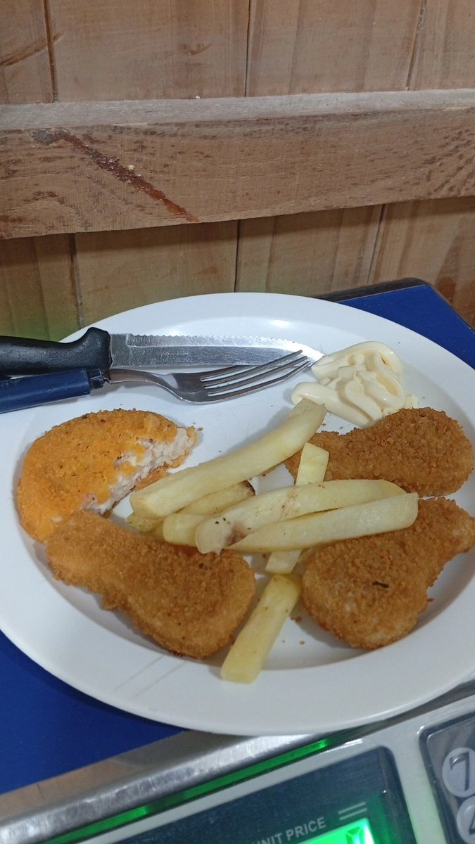 cuticoge's tweet photo. no mi amor salí de la cocina y ponete cómoda que hoy cocino yo https://t.co/FPHx5SIX7B