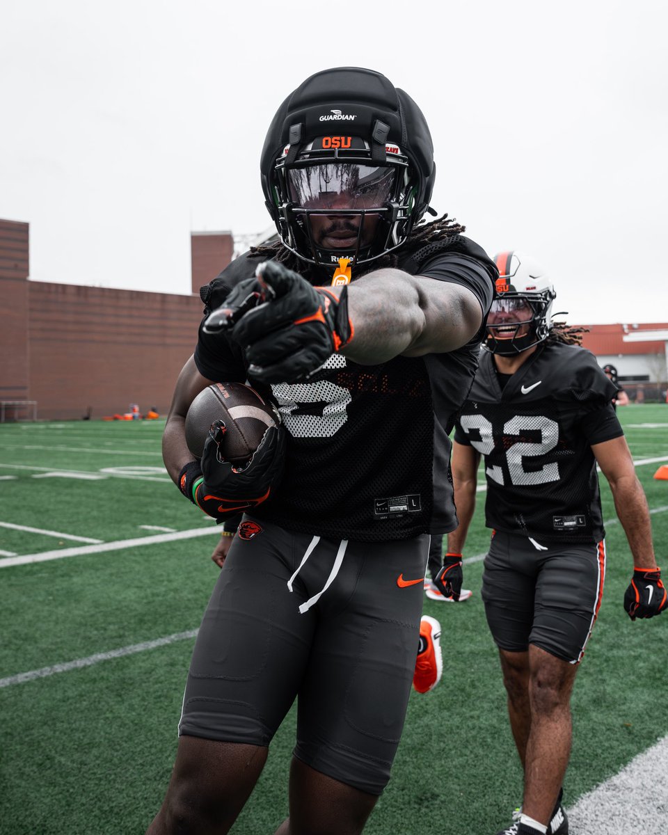 bari🦈 tweet media