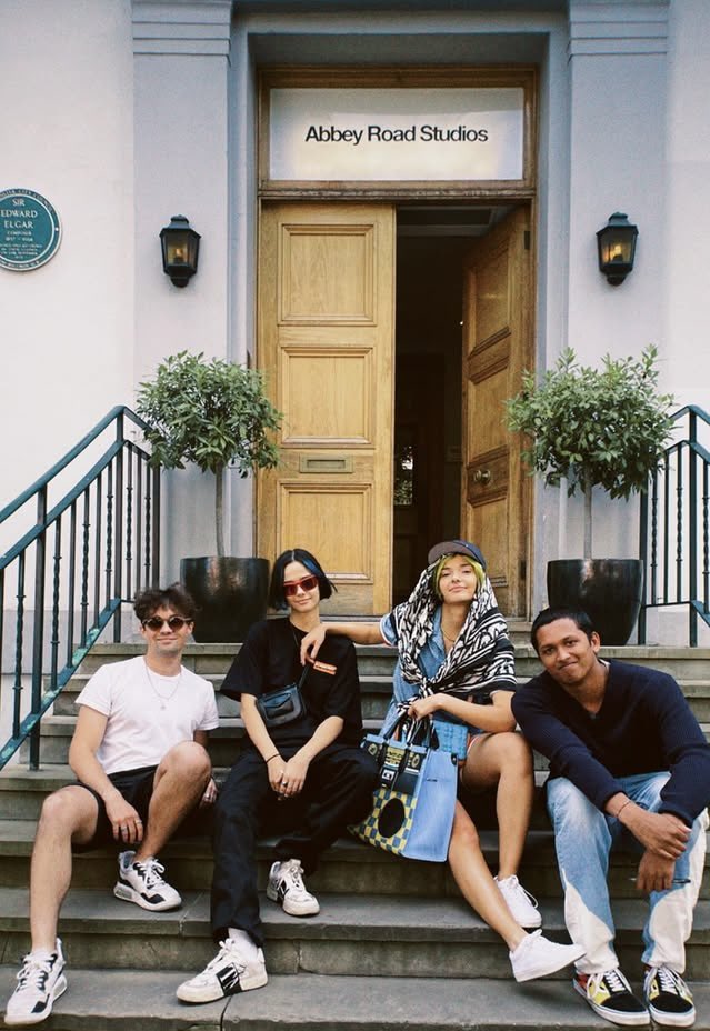 Sam Robins tweet media