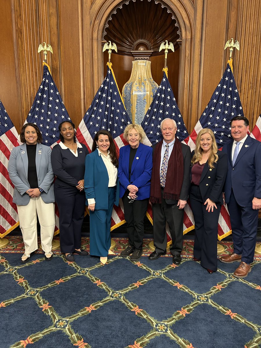 Rep. Zoe Lofgren tweet media