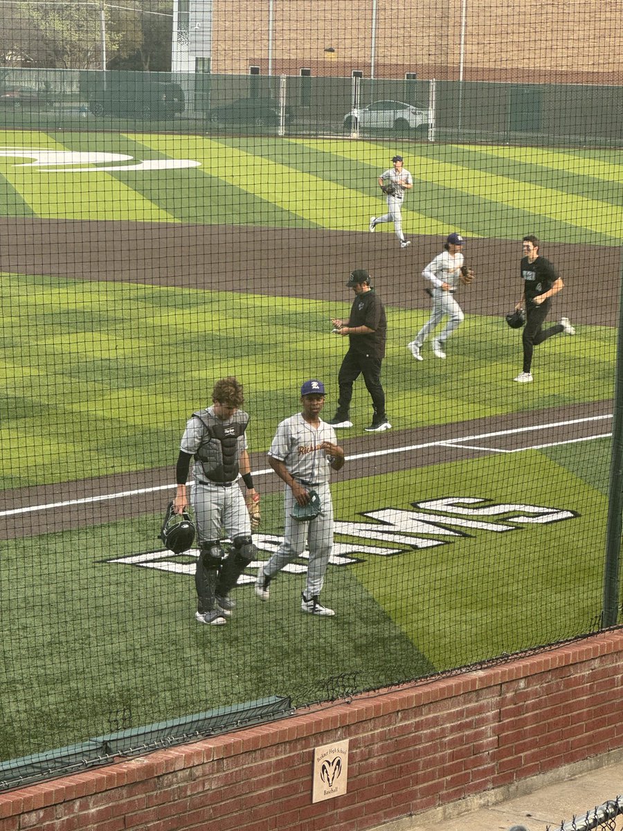 Kelly Dansby tweet media