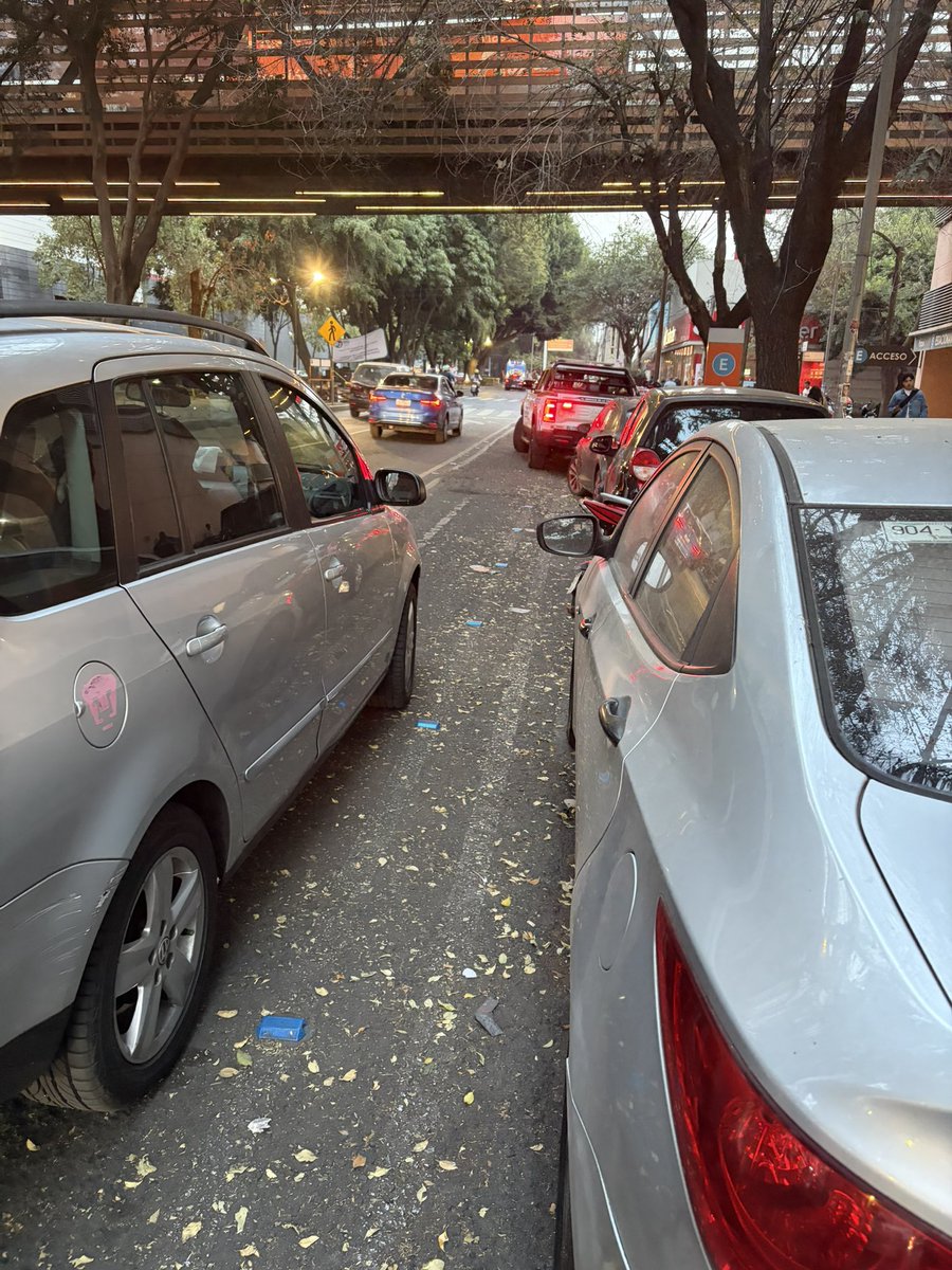 Hombre Panico tweet media