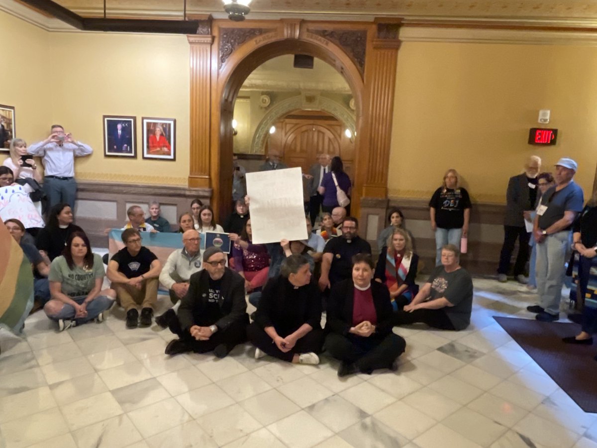 KWCH 12 News tweet media