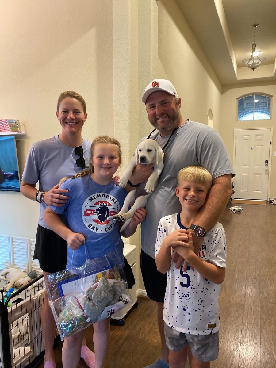 AlphaLabs247's tweet photo. Today was go-home weekend for our puppies here at Alpha English Labs and it was filled with so many special moments.

Puppies are ready to adopt 

@AnimaLancaster @SabaMekaZeus @FoxtrotGGs @WestCoastTireLA 
#Adopt #Englishlab #CA #family #trendings https://t.co/vAyZFZv1GP