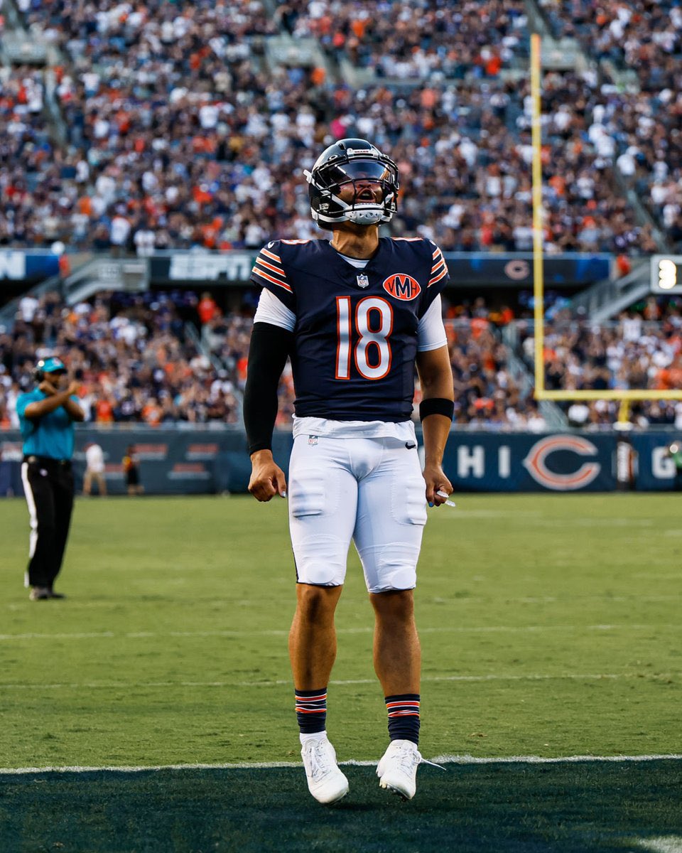 If the #Bears trade for Maxx Crosby, I will give one person who:

- Likes this Tweet
- Reposts this tweet
- Follows <a href="/WrigleyPipeline/">Wrigley Pipeline</a> 

2 Bears Home Tickets for the 2026 Season. 🐻⬇️