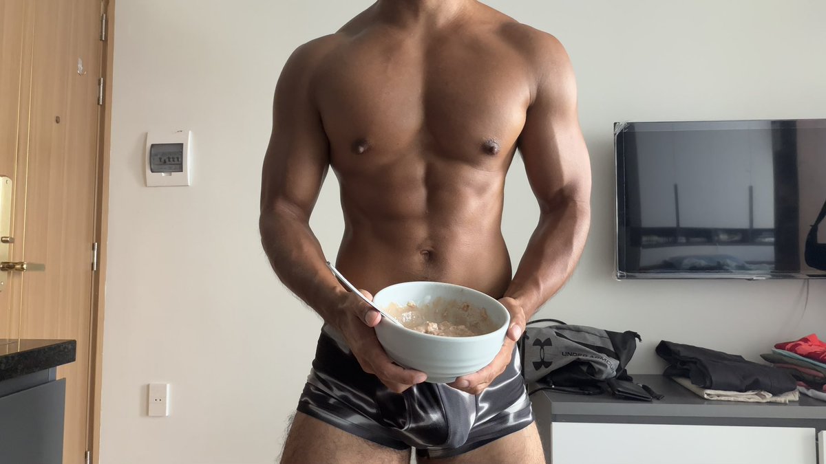 チン肉マン tweet media