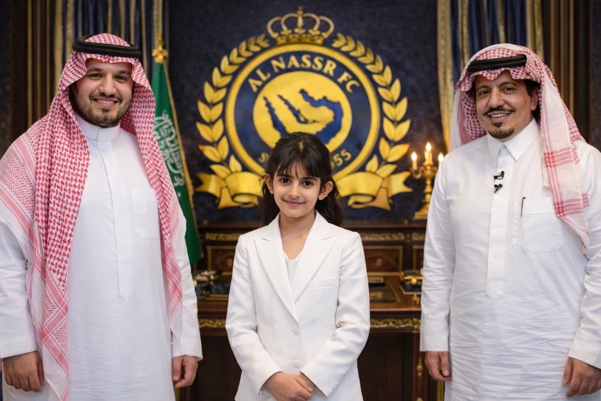‏ألَين 💛💙 tweet media