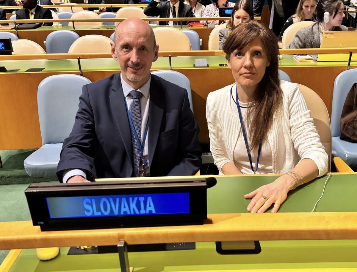 PeterHuleNYi's tweet photo. Today the #UN General Assembly adopted the modalities resolution on #RoadSafety!
Grateful to Kyrgyzstan🇰🇬  for co-facilitating the process with 🇸🇰.
Next: High-Level Meeting on Global Road Safety set for 20–21 July 2026 to agree on concrete steps for safer roads. https://t.co/wKkGAQhJfC