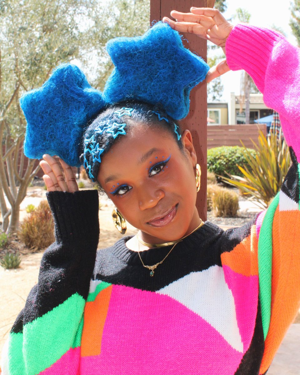 Shesasolarbeing tweet media