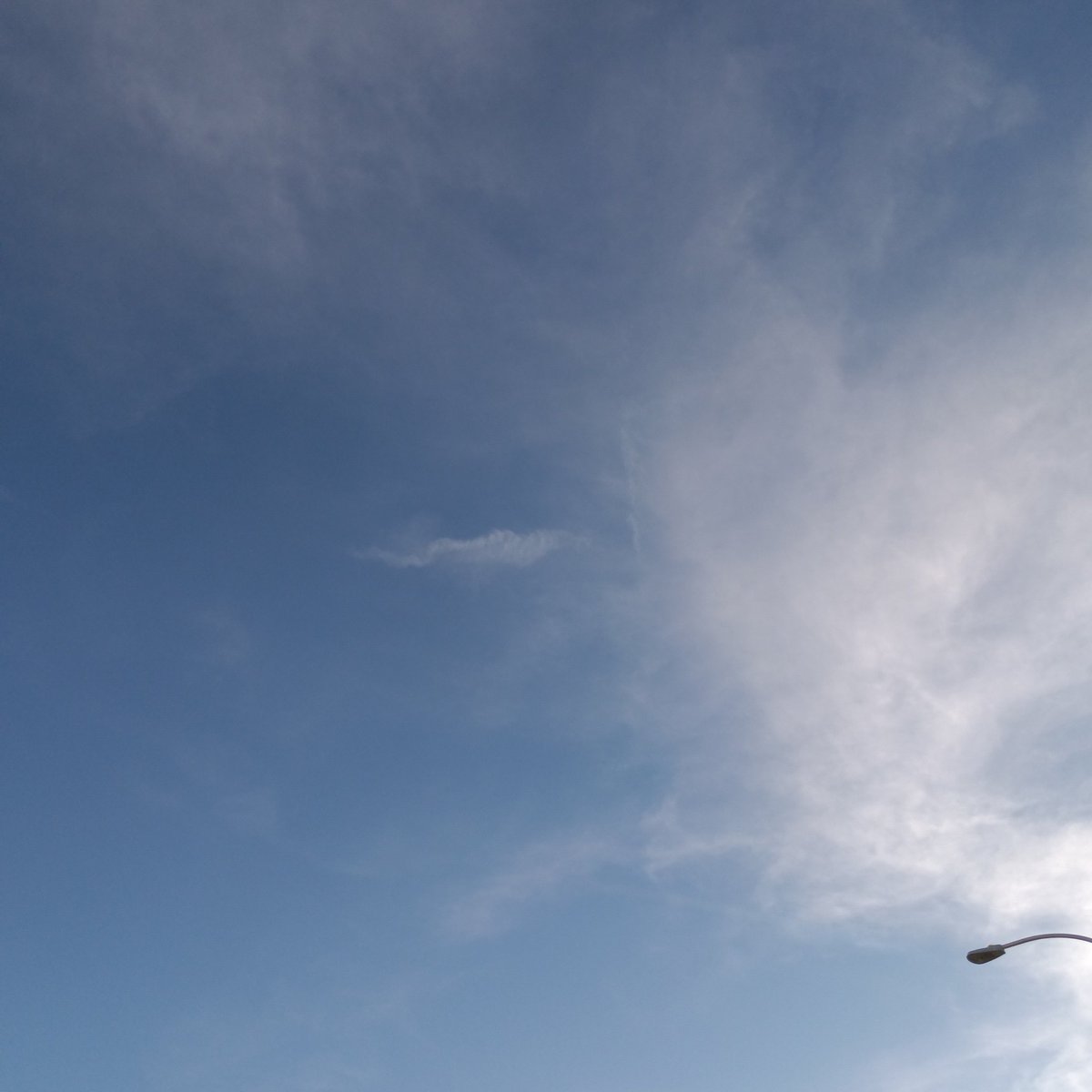 0AP's tweet photo. Spraying the skies of Las Vegas like they don't give a damn. https://t.co/EhgAXYL9dL
