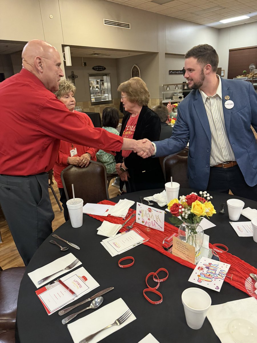 KDCodyTN's tweet photo. It was great to support @LifeWiseAcademy of Cocke County tonight at the Carson Springs Baptist Center.

Lifewise Academy is a great ministry for the Lord in our local schools, and all the great volunteers &amp; ambassadors for the program do such a good job. Please support them! 🇺🇸 https://t.co/RxT2pXDv1X