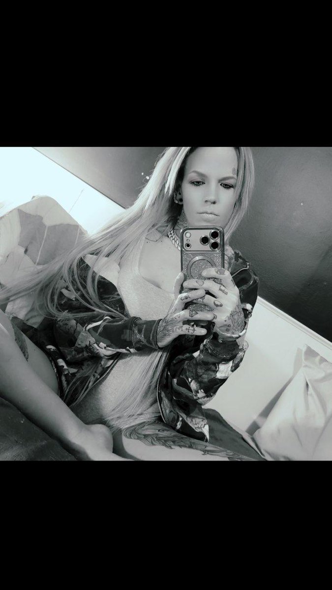 PinkSnowQueen3's tweet photo. Cum check me out Only Fans #PinkSnowQueen https://t.co/NxLiGqBb5E