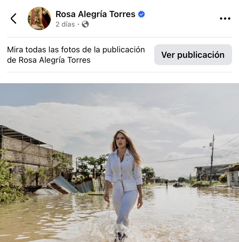 Tragedia para unos. Escenografía para otros. La política, convertida en una oda al narcisismo.

(Sé que la foto de Rosa Torres no es en Balao, pero ilustra perfectamente el punto.)