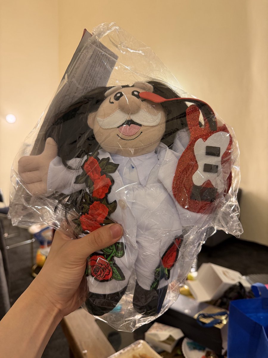 ,,, Love You Mexico, Love You All Latin America… Will Meet You Again.💚💚💚 ,,,

.
.
#GreenyRose