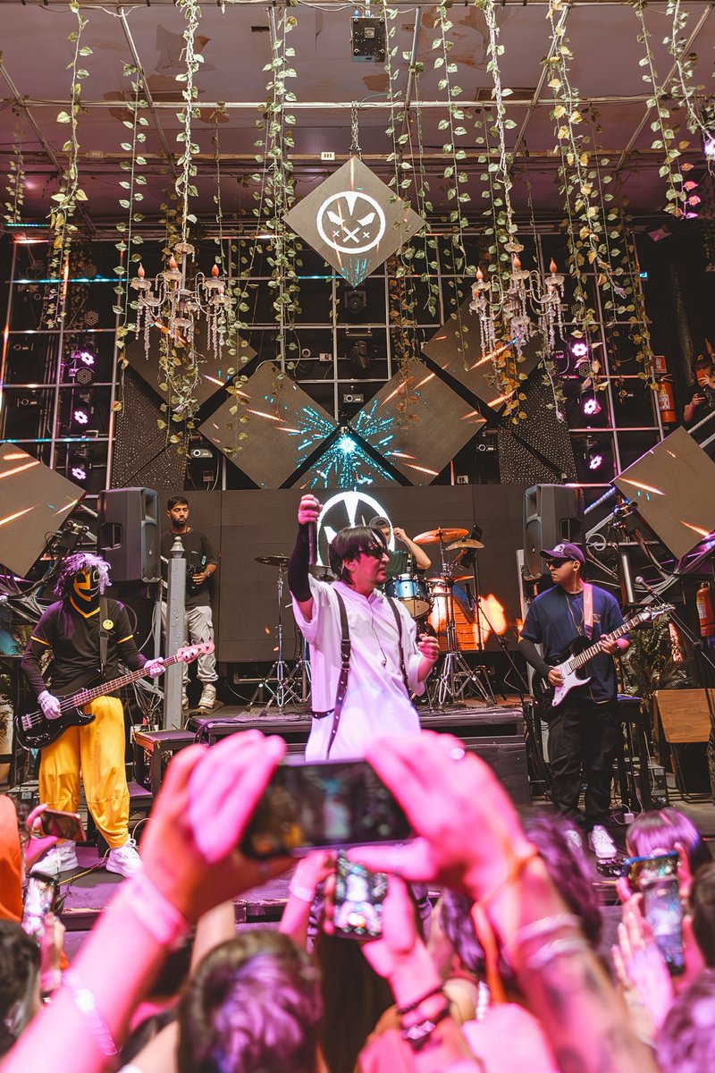 SAleekMusic's tweet photo. Doblecero LIVE Chile 2025 “La Despedida” 📸❤️ 

Después de meses de trabajo en la producción; dirección musical y técnica, se concretó el Show con éxito! https://t.co/w68B5vSoh5