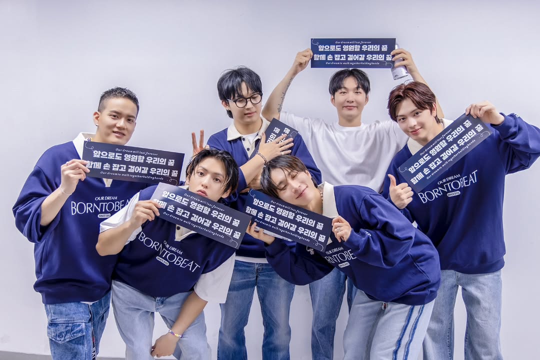 mintmag_th's tweet photo. ตื่นเต้นรอ! #BTOB คอนเฟิร์มเตรียมกลับมารวมตัวกันอีกครั้งแบบครบ 6 สมาชิกเพื่อปล่อยเพลงฉลองครบรอบการเดบิวต์ครบ 14 ปีของวง โดยจะปล่อยออกมาเป็นดิจิทัลซิงเกิลในวันที่ 21 มีนาคมนี้ เหล่าเมโลดี้ห้ามพลาด 💚

#MintNews https://t.co/aJKZ3drDh5