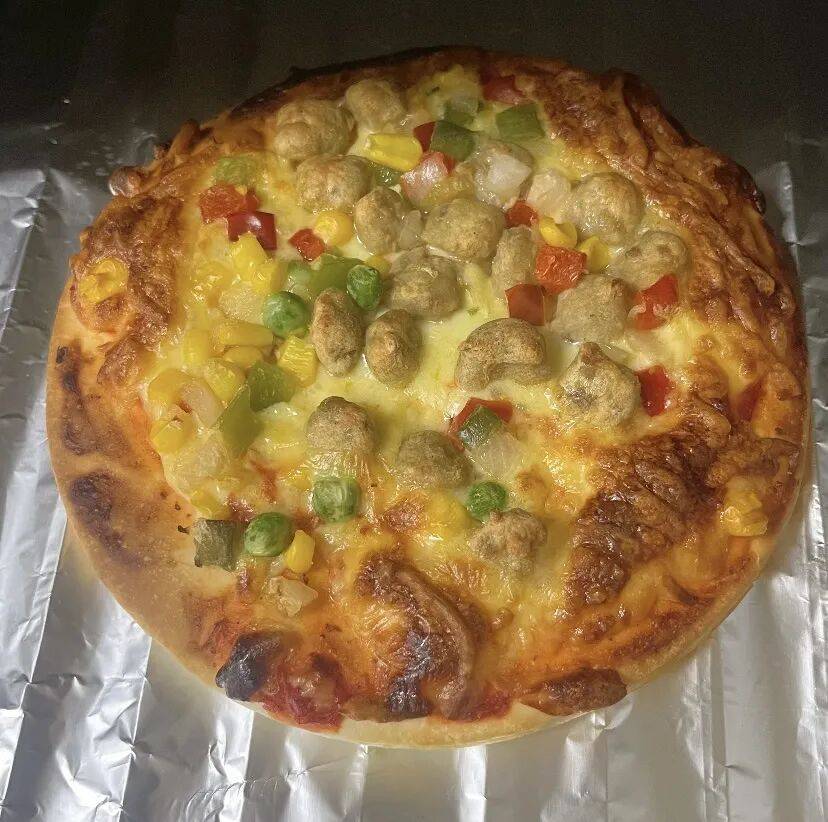 Wolfpack5101's tweet photo. Pizza night with the crew  Laughter, messy hands, and zero screen time—this is the good stuff.  #FamilyTime #SimpleJoys https://t.co/AAdniF7xj7