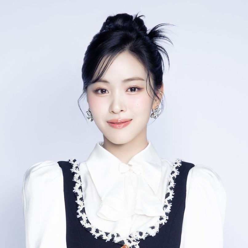 ITZY BASE tweet media