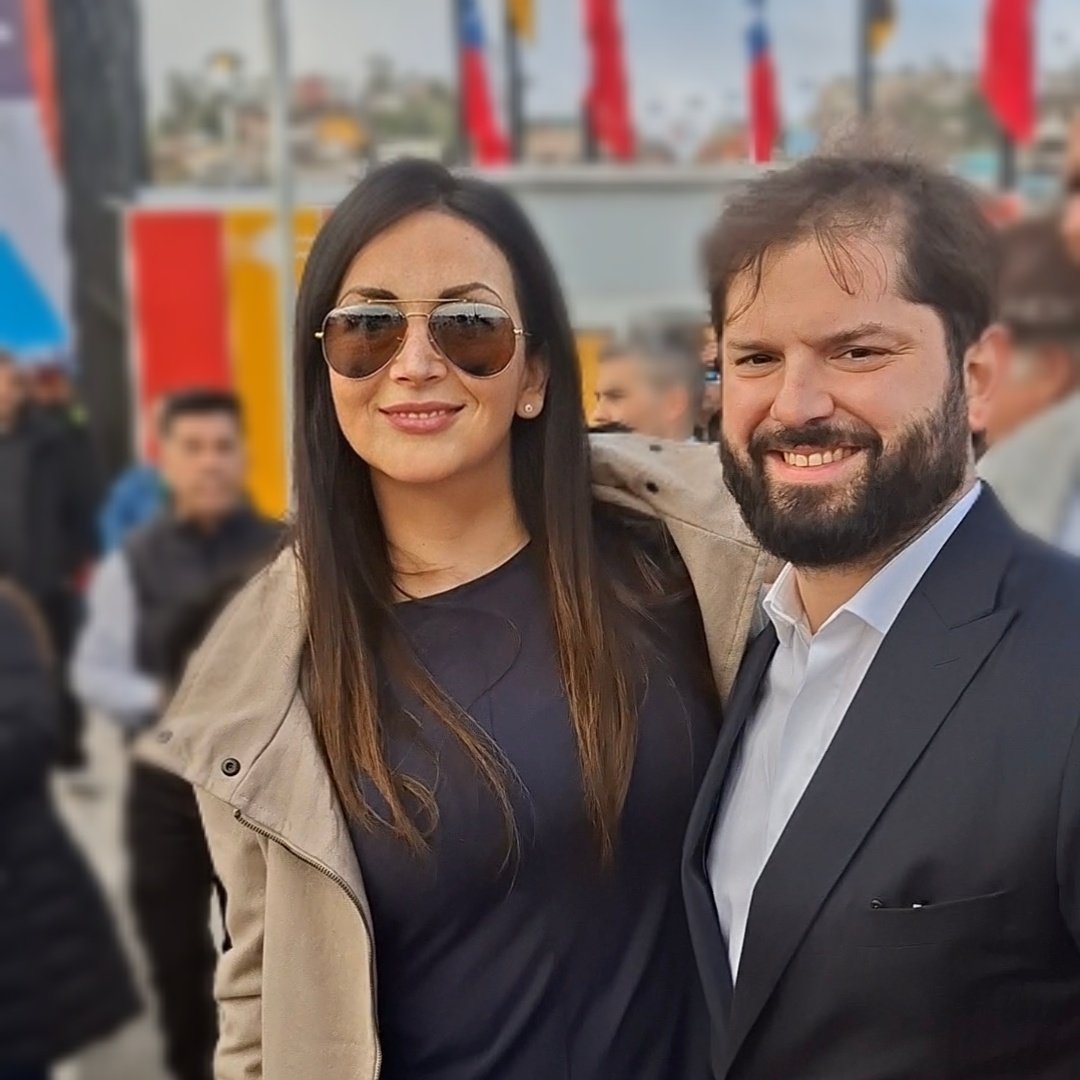 Una foto que guardaré con cariño junto al Presidente <a href="/GabrielBoric/">Gabriel Boric Font</a> 
Su compromiso con las mujeres, las familias y la dignidad de las personas deja una huella que muchos no olvidaremos 🥺🫶🏻🌳
#Boric
#LasCarasDeLaMoneda
#Chile