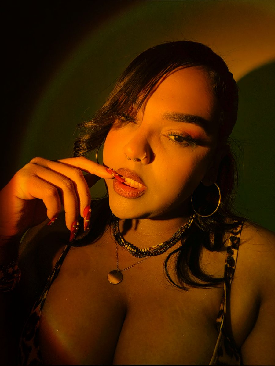 Zoegris22's tweet photo. Esta guapa cumplió 28 ❤‍🔥 https://t.co/D4zQNzaTsc