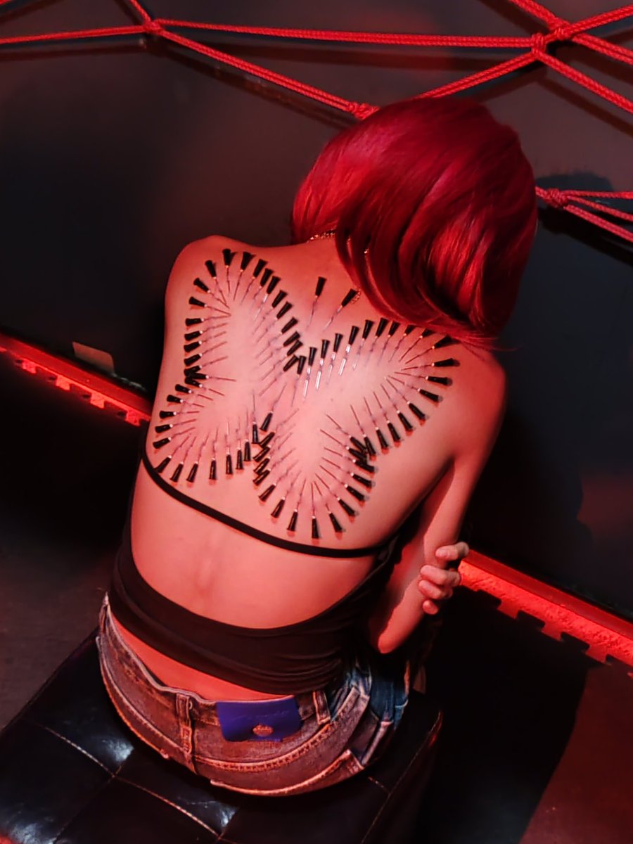 这是我的脊骨，这是我的翅膀
#人皮扣 #穿刺 #bdsmِ #sm