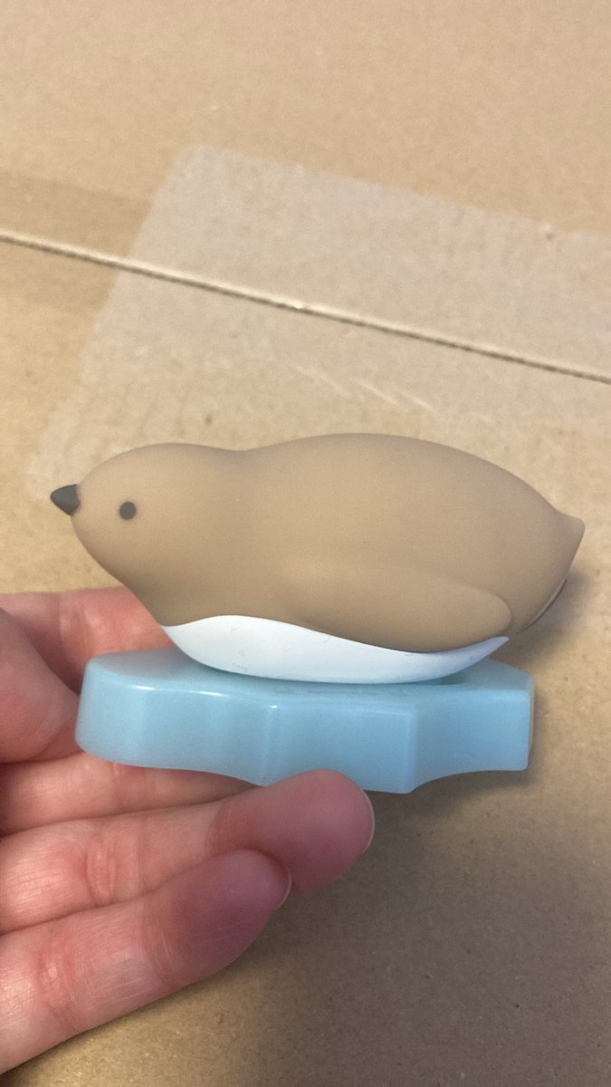 荷物きた
これは段ボールカッターなんだけどたまに脱線したりするガニ
しかしかわいいから許す！