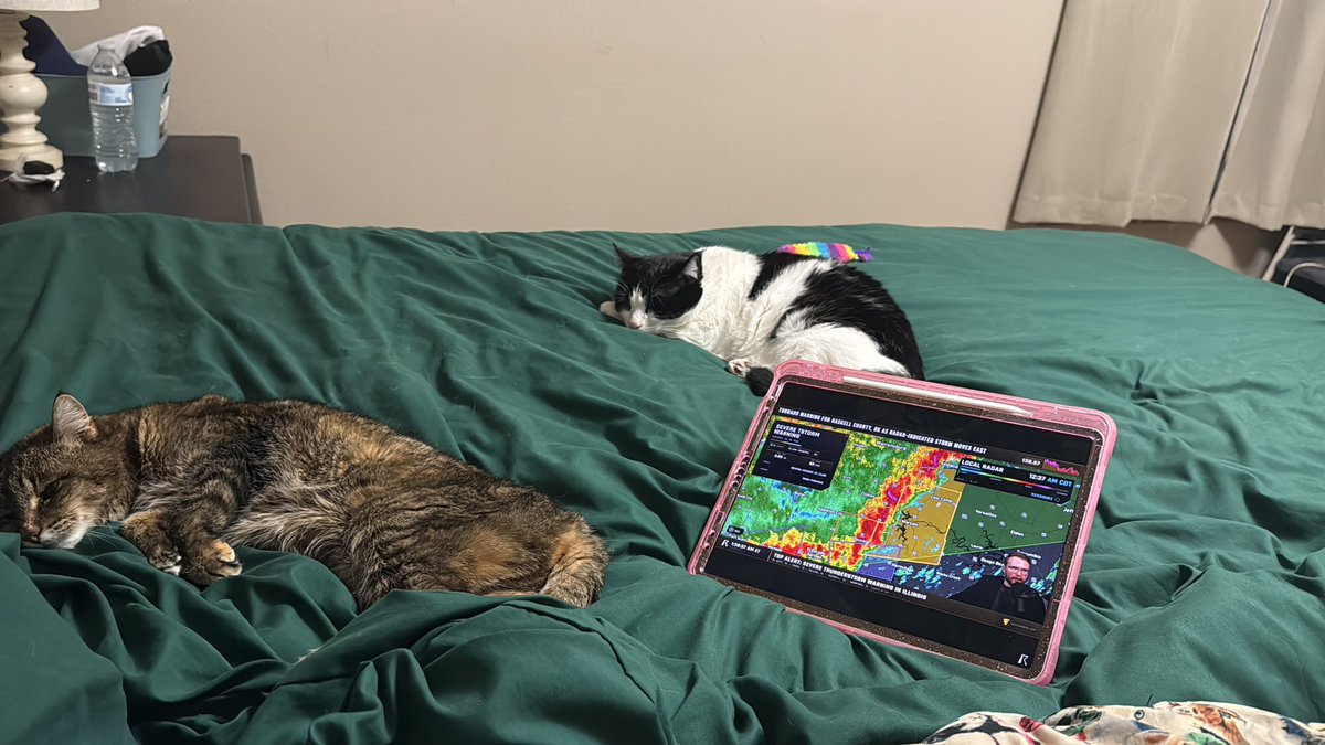 hannahulbrich's tweet photo. Watching @ryanhallyall waiting for the storms to arrive 🌩️ https://t.co/M2lBmum3B0