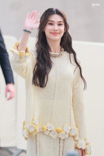 #CHANELFW26xLenaMiu 
#Lalinalena #ลีน่าลลินา 

ig: nangauayofficial

𝙏𝙝𝙚 𝙍𝙚𝙖𝙡-𝙇𝙞𝙛𝙚 𝘽𝙚𝙡𝙡𝙚: 𝙇𝙚𝙣𝙖 𝙇𝙖𝙡𝙞𝙣𝙖 𝙀𝙣𝙘𝙝𝙖𝙣𝙩𝙨 𝙋𝙖𝙧𝙞𝙨 𝙖𝙩 𝘾𝙃𝘼𝙉𝙀𝙇 𝙁𝙖𝙡𝙡/𝙒𝙞𝙣𝙩𝙚𝙧 2026 🌹✨

One "Chanel Girl" who has captured the undivided attention of both