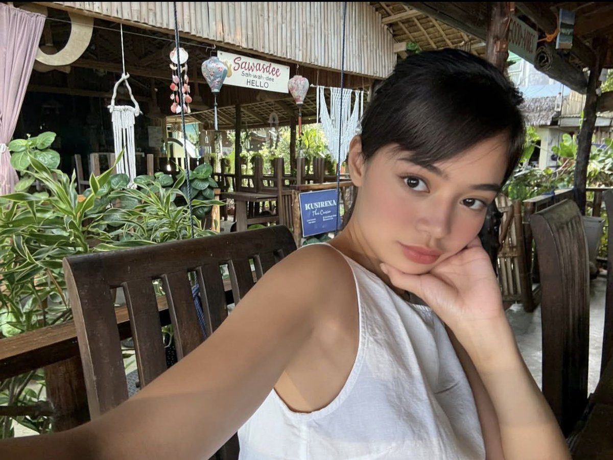 iaoyuu's tweet photo. TANGINA KO TLGA ANG GANDA NI CACA !!

#sawadee #baba #mylove #pagsisilbihanpota https://t.co/ye3Bo62ENH