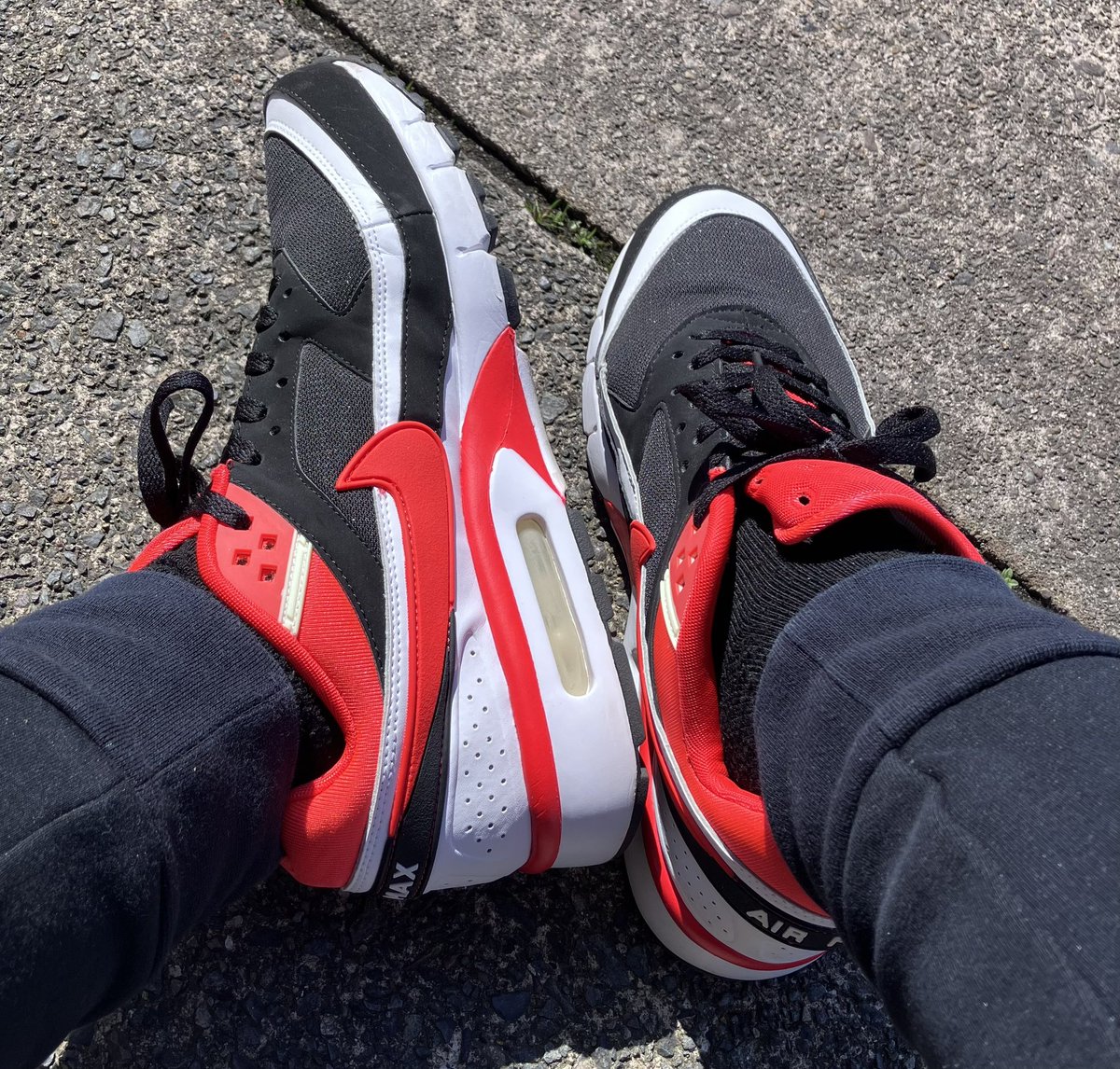 rapzo291's tweet photo. today's air max!
年1回この時期しか履かないな(笑)
一番スニーカーに良くない💦
2013年製、いつ逝ってもおかしくない(加水分解)
#エアマックスBW
#airmaxbw
#airmaxday2026 https://t.co/oXn1Zn8qw2
