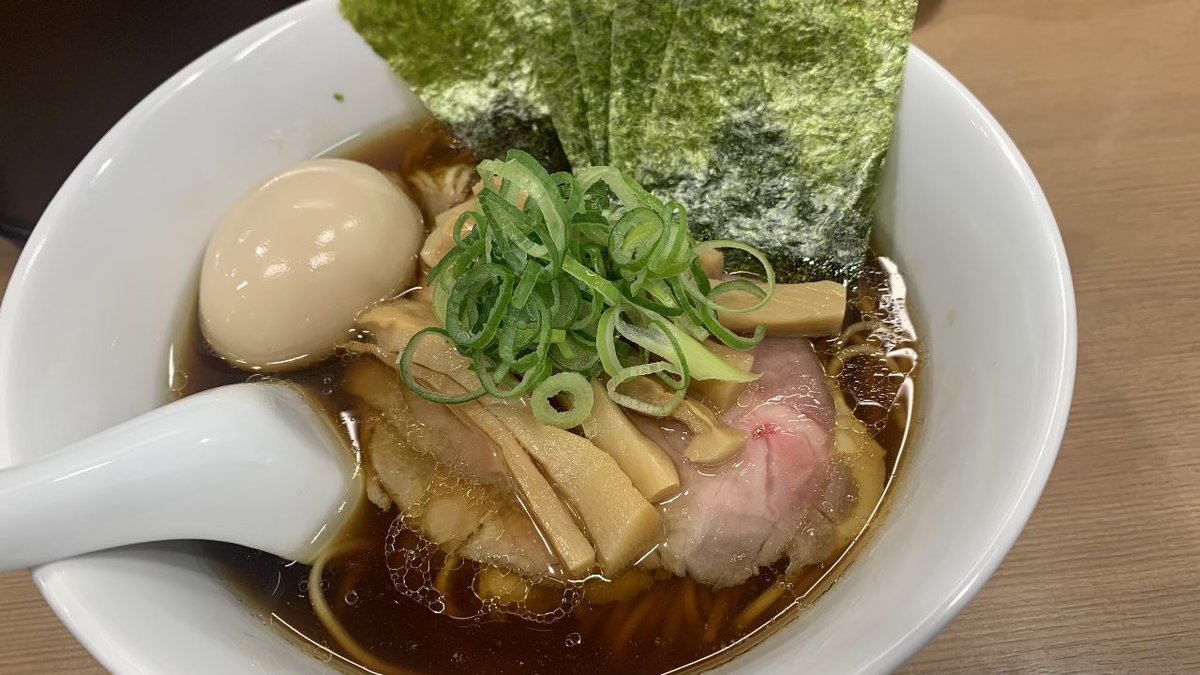 tokkun666's tweet photo. 友達のラーメン屋が閉店してしまうとの事で食べ納め🍜😭😭😭 https://t.co/nlMwKLihvb