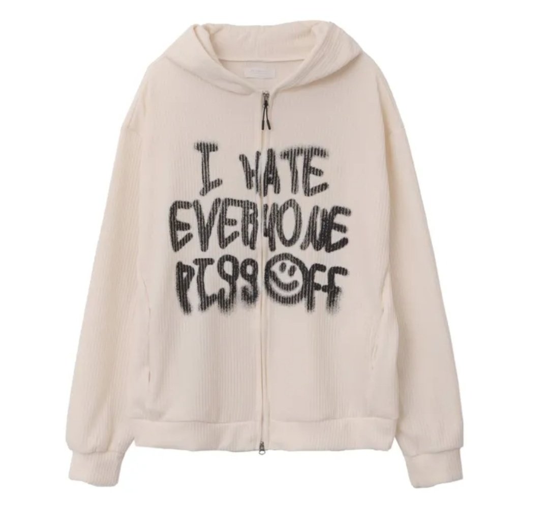 siyeon wearing this hoodie for the first official KALish performance is kinda iconic