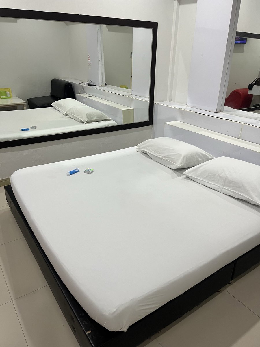 ลูกหยี• 100 ทวิต tweet media