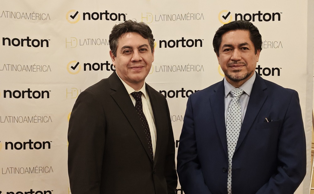 PCFORMAT tweet media