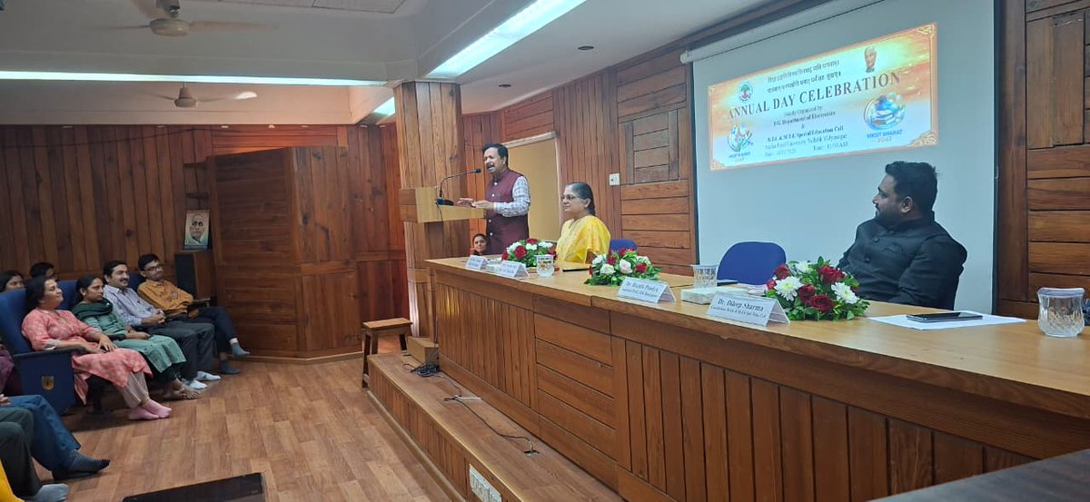 spunivgujarat's tweet photo. SPUના આણંદ જિલ્લા લોક વિજ્ઞાન કેન્દ્રને ડૉ. હાર્દિક પંડ્યા (IISc બેંગલોર) દ્વારા રૂ. ૬૦,૦૦૦ની ઉદાર સહાય.
વિજ્ઞાન પ્રચાર-પ્રસારની પ્રવૃત્તિઓથી પ્રભાવિત થઈ આ સહાય અર્પણ.
વિજ્ઞાન જાગૃતિના પ્રયાસોને મળશે વધુ વેગ.
#ScienceForSociety #IIScBangalore #ScienceAwareness #SPU https://t.co/HT4nqQQlUj