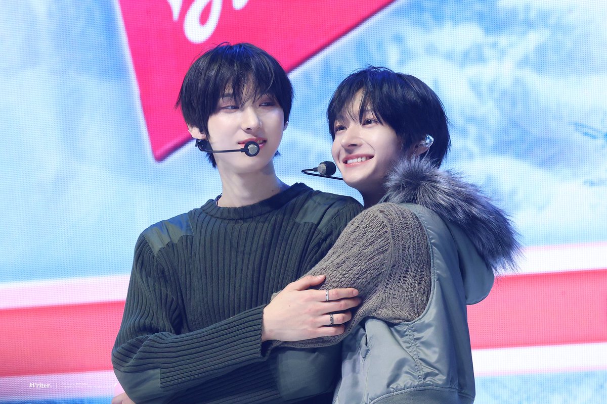 𝑾𝐫𝐢𝐭𝐞𝐫. tweet media