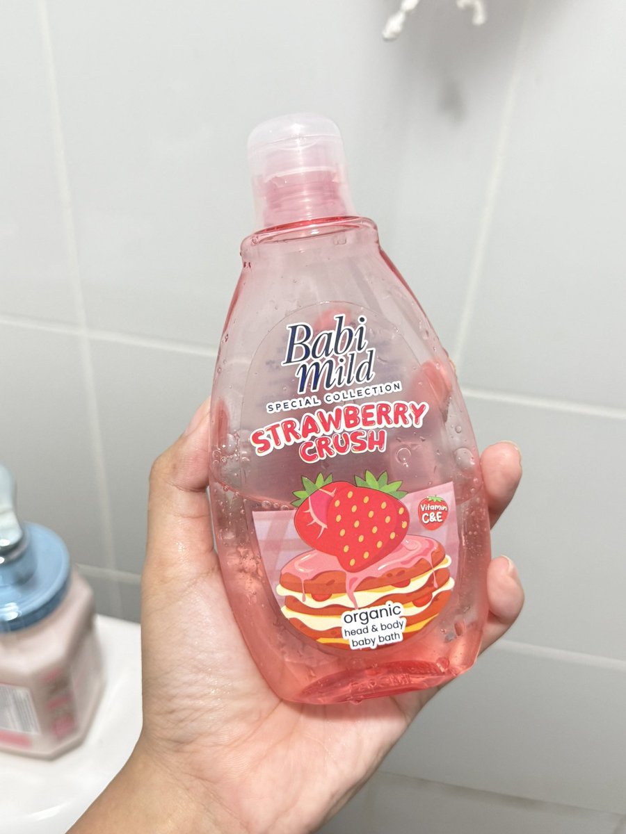 หอมจริงๆอันนี้ ใช้แล้วผิวนุ่มด้วยนะ ไม่ใช่แค่กลิ่นหอม และหอมกลิ่นสตอว์ แบบแพนเค้กมากๆ มันไม่สตอว์จ๋าขนาดนั้นมันหอมขนม หอมพอดี หอมอ่ะ ไม่แพงด้วย สระผมก็ได้(แต่จะไมาได้นุ่มมากนะ)  แต่เรื่องความหอทต้องยกให้ สบู่เด็กหอมมากจริงๆ

: s.shopee.co.th/LiPHjzFW4
: s.lazada.co.th/s.ZdeWsn?cc&t=…
.