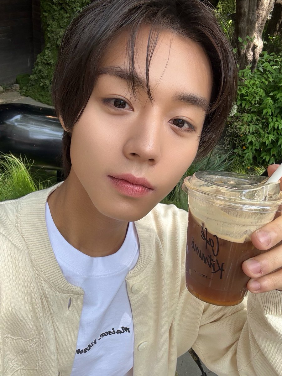 YY엔터테인먼트 tweet media