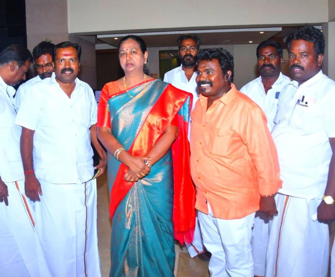paramajothidmdk's tweet photo. சிலிண்டர் மட்டும் எரிவாயு தட்டுப்பாட்டை போக்க வேண்டும் மத்திய அரசுக்கு பிரேமலதா விஜயகாந்த் கோரிக்கை https://t.co/qUnWFGtPMx